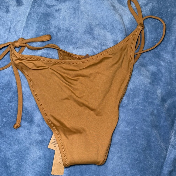 SKIMS Tan Bikini Bottom small - Picture 2 of 6